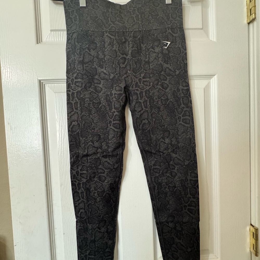 GYMSHARK ADAPT ANIMAL SEAMLESS LEGGINGS- SIZE LARGE